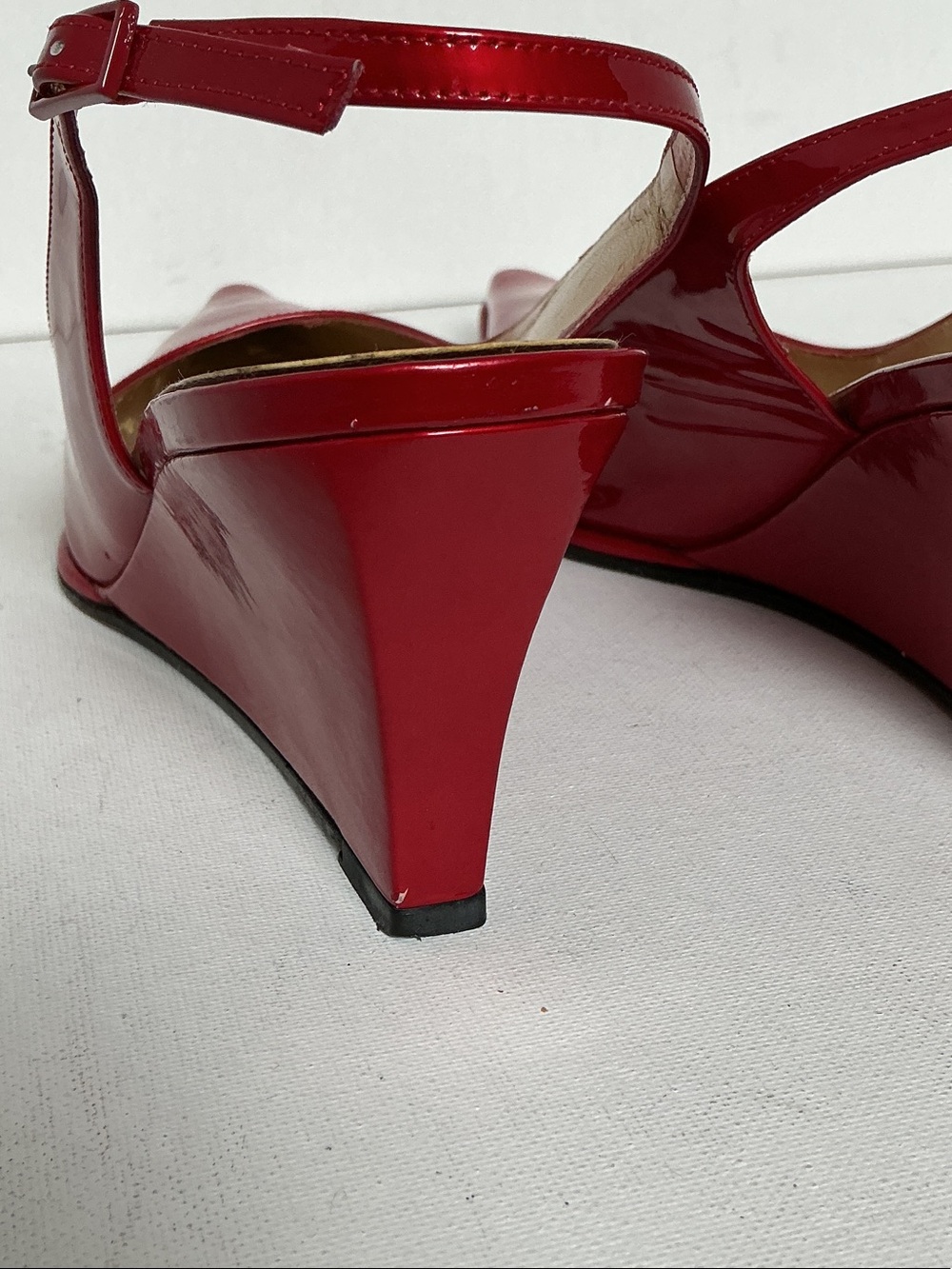 Stuart Weitzman Pointed Toe Slingback Ruby Red Patent Leather Wedge - Picture 8 of 9